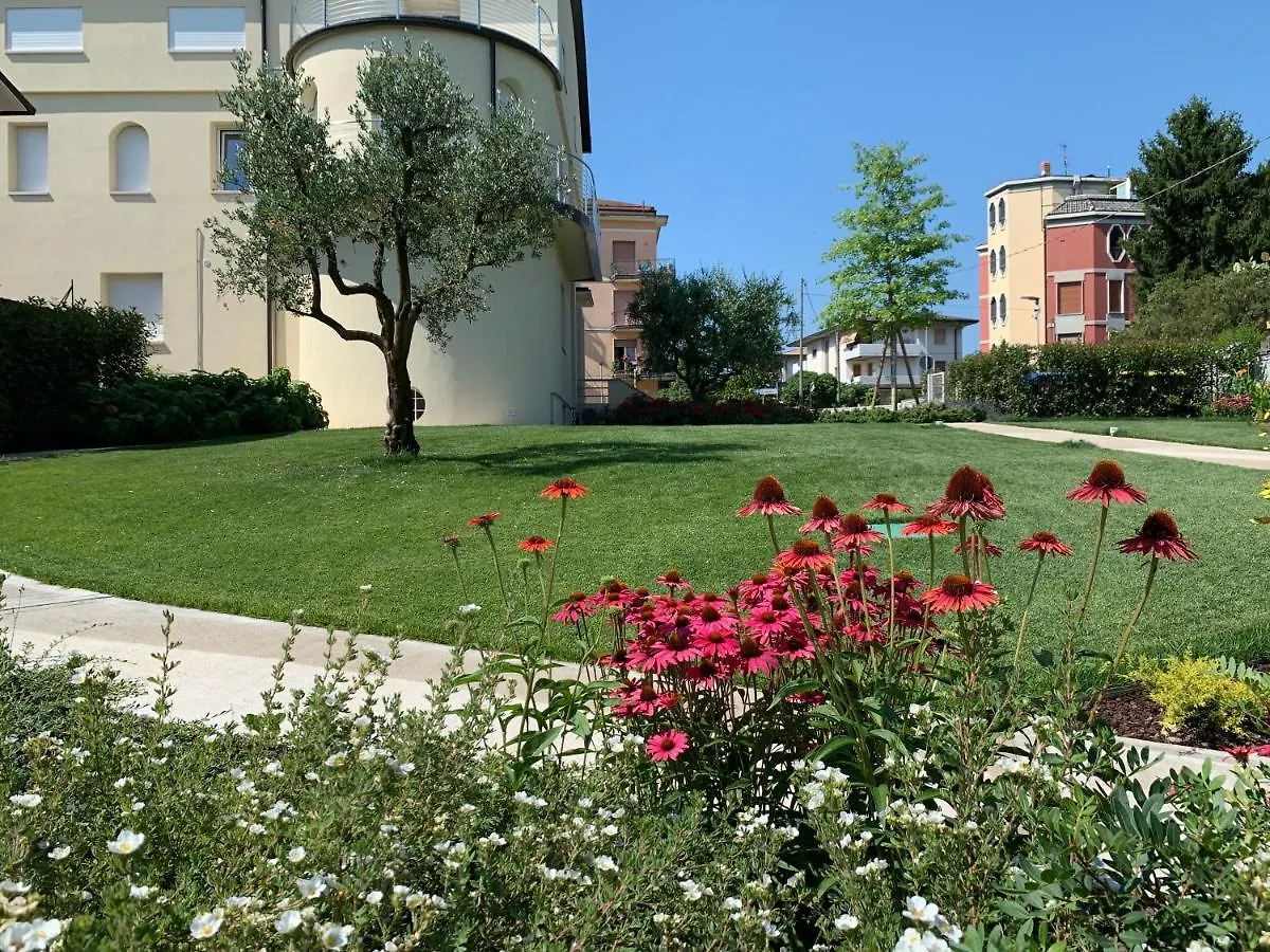 Homingarda - Fine Holiday Apartments Peschiera del Garda Italy