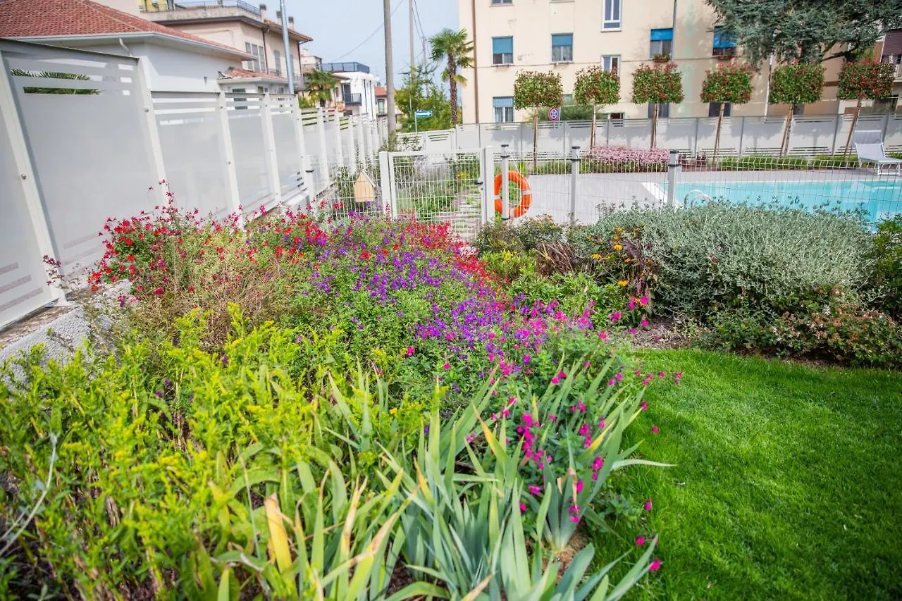 Homingarda - Fine Holiday Apartments Peschiera del Garda Italy
