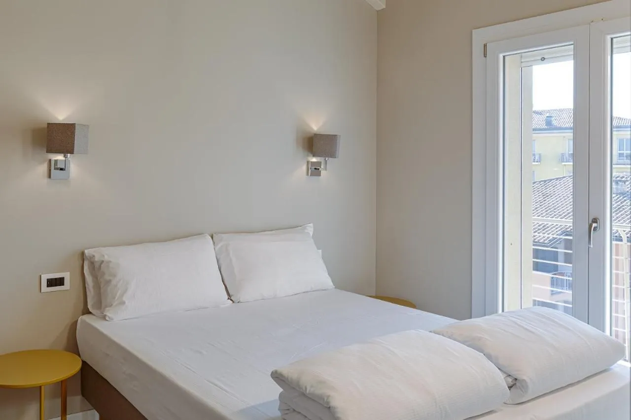 Homingarda - Fine Holiday Apartments Peschiera del Garda Italy
